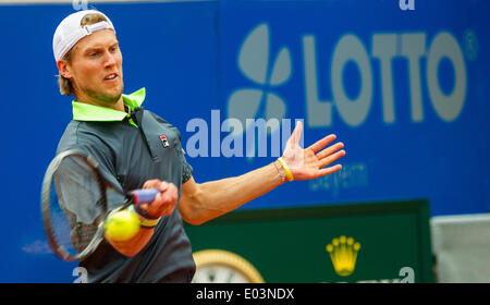 Munich, Allemagne. 01 mai, 2014. Andreas Seppi l'Italie renvoie la balle pendant la série de seize match contre l'Espagne à l'ATP Tour Ramos à Munich, Allemagne, 01 mai 2014. Photo : MARC MUELLER/dpa/Alamy Live News Banque D'Images