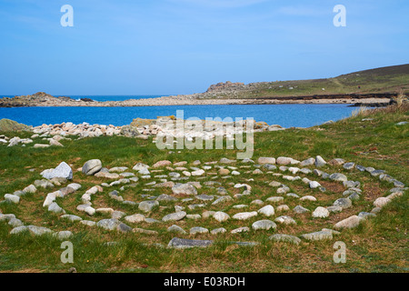 Stone Circle labyrinthe de Bryher, Îles Scilly, Scillies, Cornwall en Avril Banque D'Images