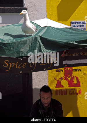 Un food dans la région de Gardner Street Saturday Market à Brighton Banque D'Images