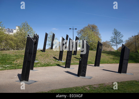 Nous sommes la coque d'un grand Canoe mémorial aux morts de guerre de la Nouvelle-Zélande à la première et la seconde guerre mondiale. Banque D'Images