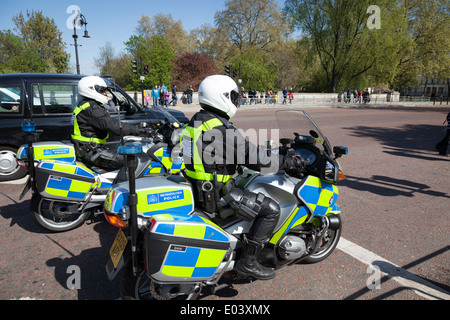 Deux motards de la Police métropolitaine armés. Banque D'Images