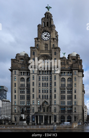 Royal Liver Building 1911 Pier Head Liverpool Merseyside conçu par Walter Aubrey Thomas & siège social de l'assurance Royal Liver Banque D'Images