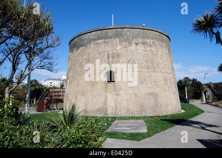 La tour Martello numéro 73 à Eastbourne connu comme le souhait Tower, l'un des quatorze tours construites le long de Pevensey Bay comme un m Banque D'Images