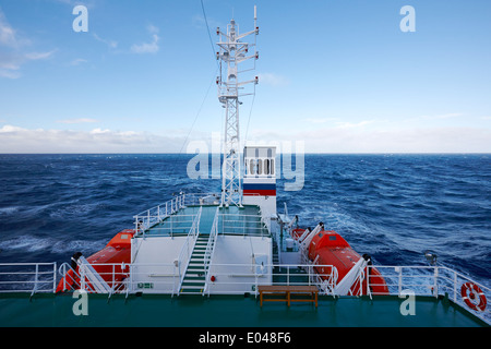 Navire d'expédition traversant le passage de Drake Banque D'Images