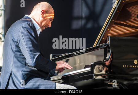 Turin, Italie. 01 mai, 2014. ' ' Jazz Festival de Turin Piazza Castello. Maîtres de l'conservatoire Giuseppe Verdi de Turin - Dado Moroni Piano Crédit : Realy Easy Star/Alamy Live News Banque D'Images