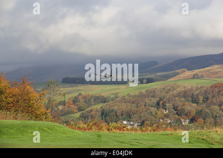 Avion survolant Moffat golf course Banque D'Images