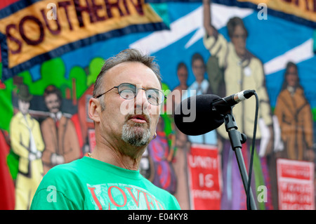 Peter Pinkney (RMT) Le président peut jour, Londres, 2014. S'exprimant lors de la manifestation à Trafalgar Square. Banque D'Images