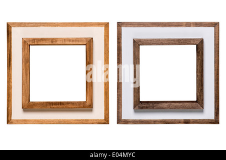 Cadre photo en bois tressé ancien isolé sur fond blanc Banque D'Images