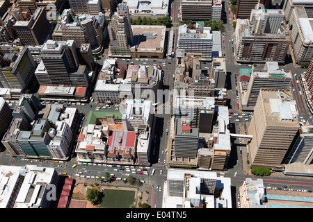 Vue aérienne du quartier central des affaires de Johannesburg et ses nombreuses tours d'habitation.Johannesburg Afrique du Sud. Banque D'Images