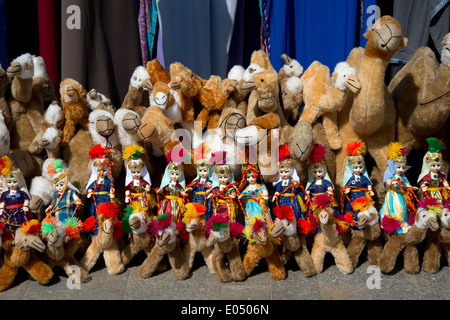 Tunisie 2014.Toy chameaux sur la vente aux touristes dans la médina Banque D'Images