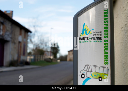 Stock photo d'un arrêt de bus de l'école française Banque D'Images