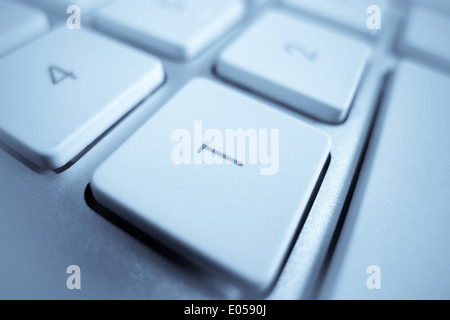 Les touches d'un ordinateur en close-up. Le traitement des données et l'Internet., Die Tasten eines Ordinateurs dans Nahaufnahme. Datenverarbeitung Banque D'Images