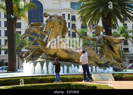 "Le Conquérant" et la statue d'oreale Grande Hotel, Kempton Park, East Rand, la Province de Gauteng, Afrique du Sud Banque D'Images