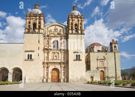 Façade de l'église Santo Domingo La Ville d'Oaxaca au Mexique Banque D'Images