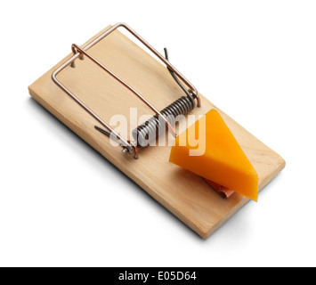 Piège à Souris avec le fromage Cheddar isolé sur fond blanc. Banque D'Images