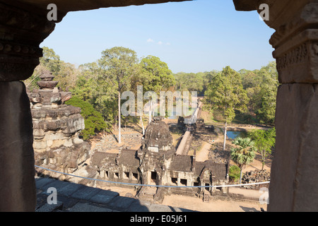 Vue du haut de la temple Baphuon, Angkor Thom, au Cambodge Banque D'Images