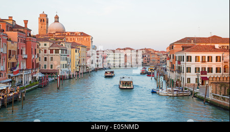 Venise, Italie - 11 mars 2014 : Canal Grande. Banque D'Images