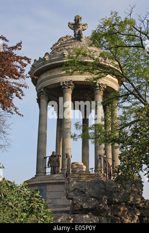 Parc des Buttes-Chaumont, Paris. Banque D'Images