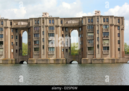 Ricardo Bofill, Les Arcades-du-Lac, Paris, France Banque D'Images