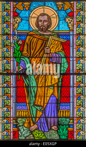ROZNAVA, SLOVAQUIE - avril 19, 2014 : St.Joseph de vitre de 19. 100. Dans la cathédrale. Banque D'Images