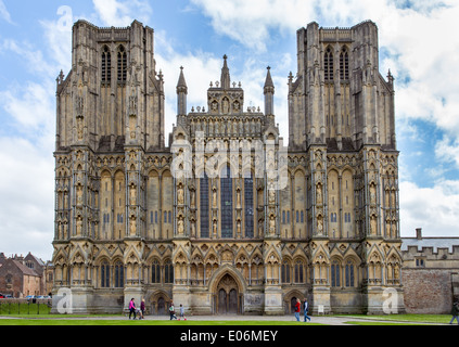 Avant de l'ouest de la cathédrale de Wells, Wells, Somerset Banque D'Images