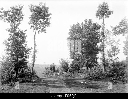 Bas Gayral : sur le chemin du Camp de Labat, Caylus, 15 octobre 1901 Banque D'Images