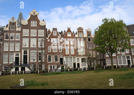 Maisons du xviie siècle à Begijnhof historique à Amsterdam, Pays-Bas Banque D'Images