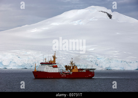 La Patrouille des glaces de la Royal Navy HMS navire Port Lockroy en protecteur de l'Antarctique Banque D'Images