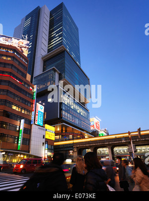 Shibuya Hikarie des tours d'immeuble complexe de vente au détail au crépuscule à Shibuya, Tokyo, Japon. 2014 Banque D'Images