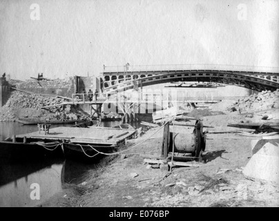 Construction du pont Saint-Michel, Toulouse, mars 1888 Banque D'Images