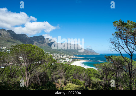 La montagne de la table douze apôtres et Camps Bay, vue de Kloof Road, Cape Town, Afrique du Sud Banque D'Images