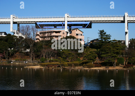 Le monorail de Chiba urbain 'Flyer' dans l'opération Banque D'Images