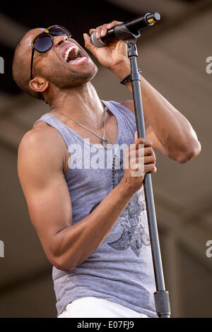 La Nouvelle-Orléans, Louisiane, Etats-Unis. 4 mai, 2014. TROMBONE SHORTY (aka TROY ANDREWS) il se produit avec son groupe, Trombone Shorty & Orleans Avenue, de Nola Jazz Fest de La Nouvelle-Orléans, Louisiane © Daniel DeSlover/ZUMAPRESS.com/Alamy Live News Banque D'Images