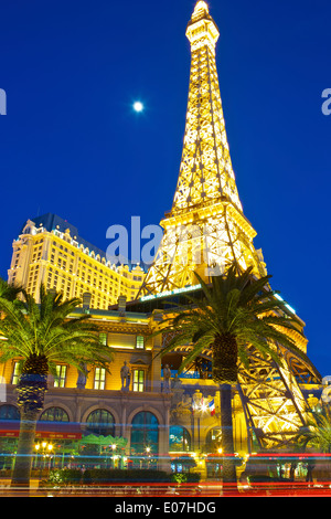 Pleine lune sur le Paris, Las Vegas. Banque D'Images