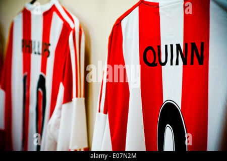 Wolverhampton, Royaume-Uni. 5 mai, 2014. Niall Quinn et Kevin Phillips sont réunis comme ancien coéquipier Jody Craddock célèbre ses 10 ans à Wolverhampton Wanderers avec un témoignage contre l'ex joueurs de son ancien club de Sunderland, la collecte de fonds pour l'Hôpital pour enfants de Birmingham. Crédit : Paul Swinney/Alamy Live News Banque D'Images