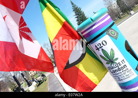 Des images de la journée annuelle de 420 cannabis pro tenue à London (Ontario) le 20 avril 2014. Banque D'Images