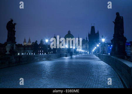 Charles Bridge at night - Vieille Ville, Prague, République Tchèque Banque D'Images