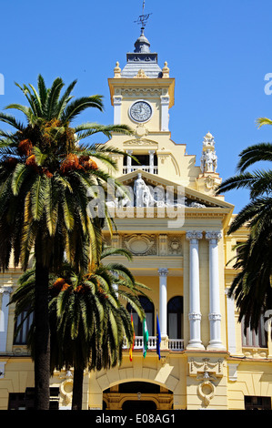 Hôtel de ville (Ayuntamiento de Malaga) le long de l'Avenida Cervantes, Malaga, Andalousie, espagne. Banque D'Images