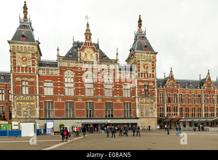 La gare centrale d'Amsterdam Pays-Bas Banque D'Images