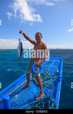 Philippines, Palawan, l'île de Culion, les populations locales de pêche en bateau Bangka Banque D'Images