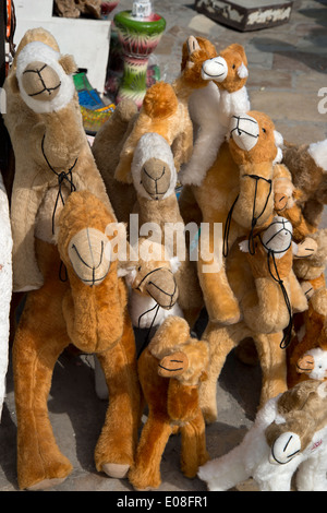 Sidi Bou Saïd, Tunisie 2014. Souvenirs de voyage, des chameaux en vente. Banque D'Images