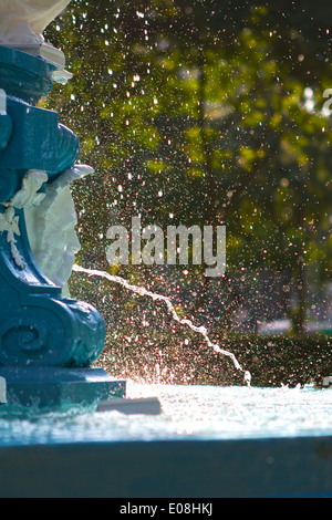 La pulvérisation de l'eau de la fontaine historique Tan Kim Seng, Singapour. Banque D'Images