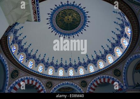 Vue intérieure de la mosquée Sehitlik à Berlin-Neukölln, Allemagne, 11 août 2013. Fotoarchiv für Zeitgeschichte - PAS DE SERVICE DE FIL Banque D'Images