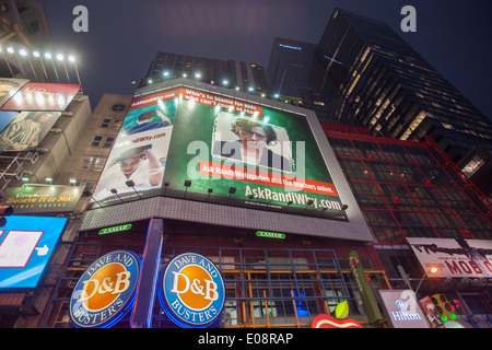 Un panneau d'affichage à Times Square à New York pour le Centre pour l'Union européenne Faits Banque D'Images