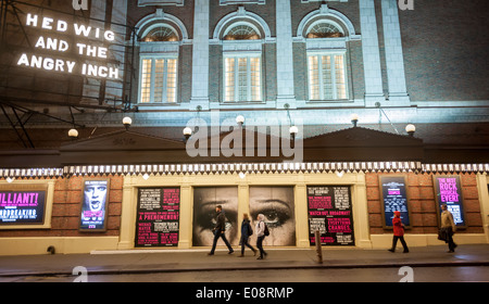 "Hedwig and the Angry Inch" est considéré à l'Belasco Theatre Banque D'Images