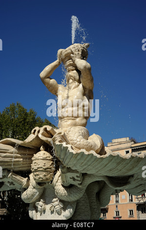 Italie, Rome, Piazza Barberini, Fontaine Bernini Triton Banque D'Images