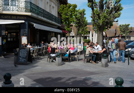 Restaurant Café de Paris, Deauville, Normandie, France Banque D'Images