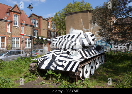 T-34 Soviet tank à Mandela Way, Londres Banque D'Images