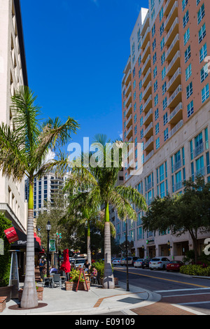 La rue principale dans le centre-ville historique de la côte du golfe du Mexique, Sarasota, Florida, USA Banque D'Images