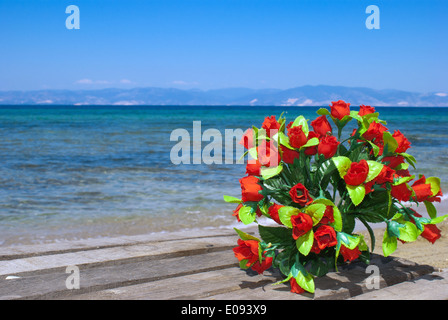 Mariage bouquet de roses sur la plage Banque D'Images